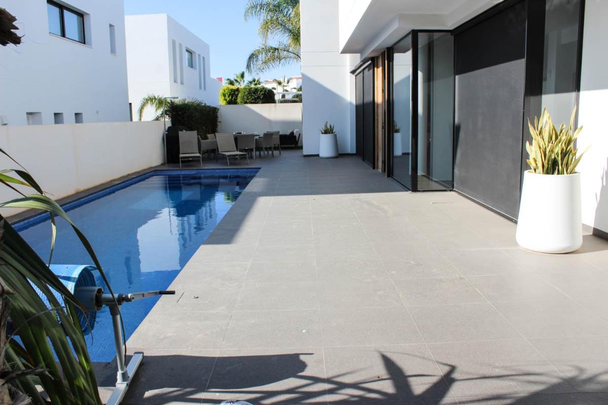 Villa Luxury Laguna - *